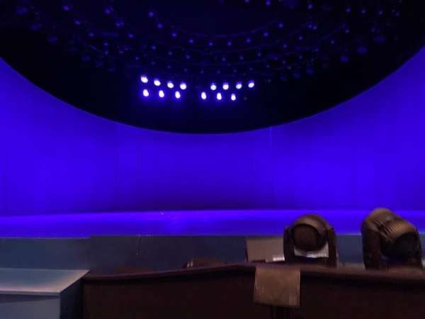 Vivian Beaumont Theater, bloc: Orchestra LC, rangée: A, place: 202