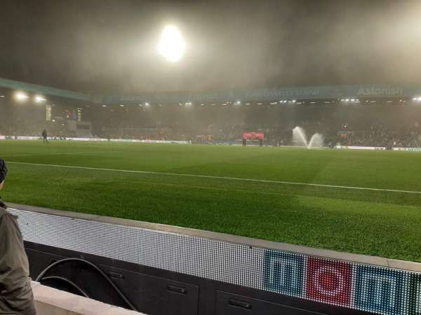 Elland Road, bloc: L30, rangée: BB, place: 52