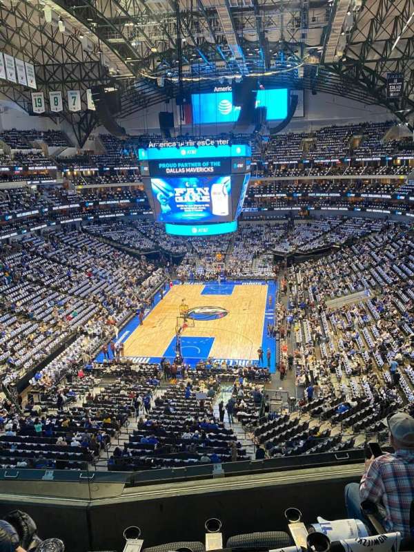 American Airlines Center, bloc: 334, rangée: DD, place: 6