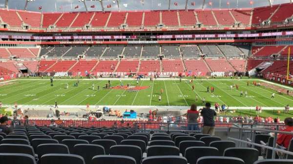Raymond James Stadium, bloc: 211, rangée: P, place: 20