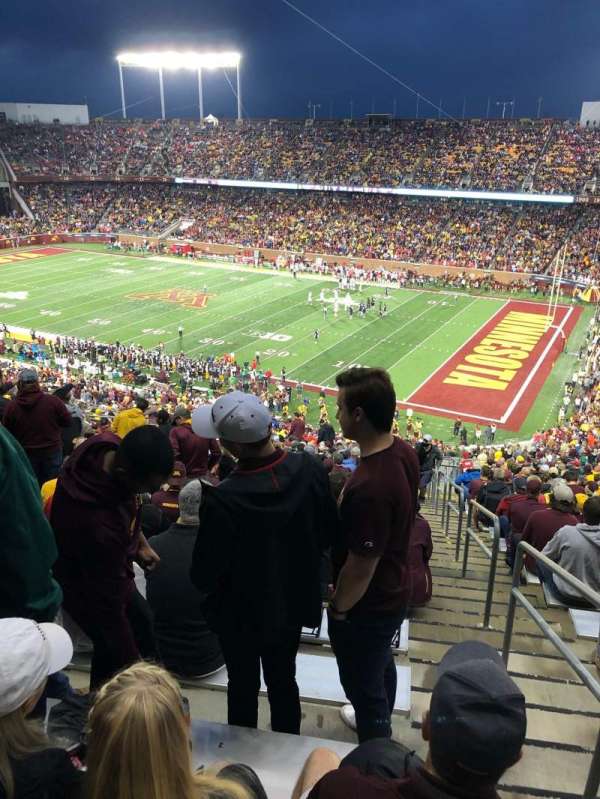 Huntington Bank Stadium, bloc: 236, rangée: 25, place: 1