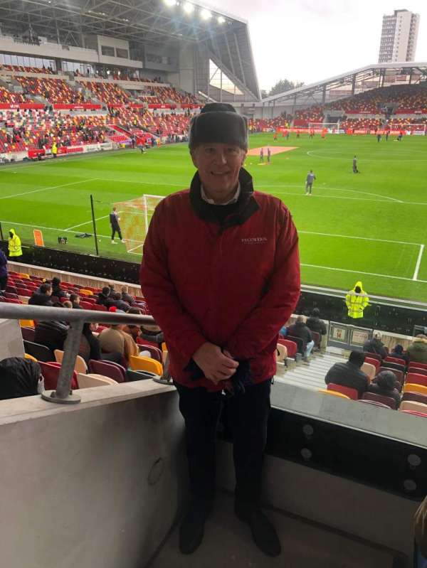 Gtech Community Stadium, bloc: E214, rangée: 15, place: 135