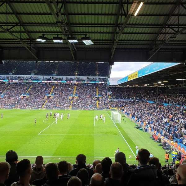 Elland Road, bloc: B2, rangée: K, place: 58
