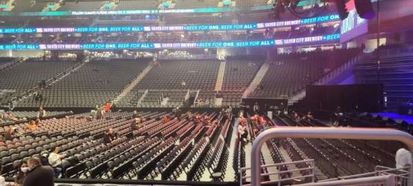 Climate Pledge Arena, bloc: 12, rangée: G, place: 1