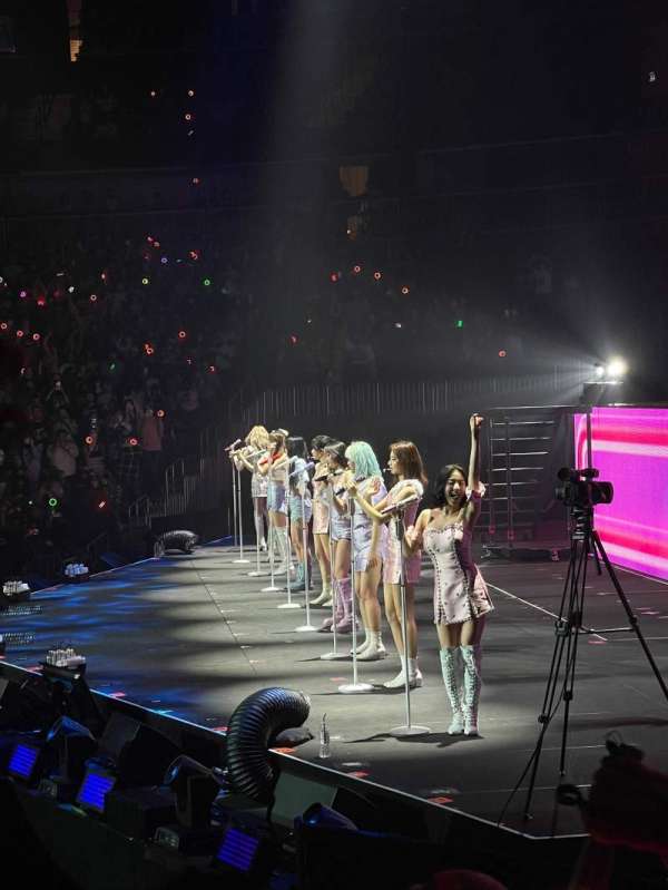 State Farm Arena, bloc: 106, rangée: H, place: 3