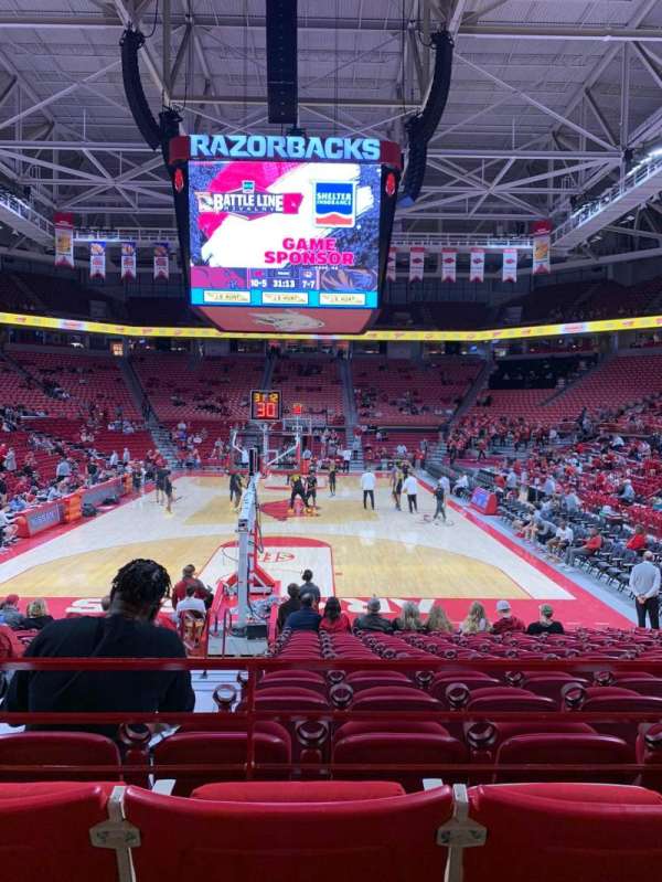 Bud Walton Arena, bloc: 109, rangée: 3, place: 3