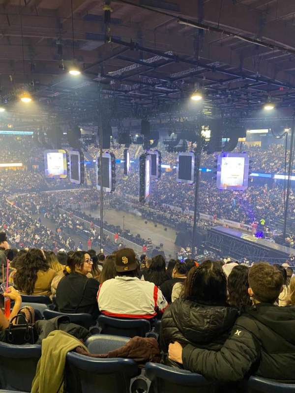 Allstate Arena, bloc: 208, rangée: N, place: 23