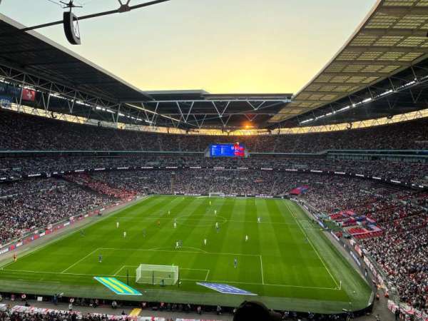 Wembley Stadium, bloc: 512, rangée: 3, place: 353
