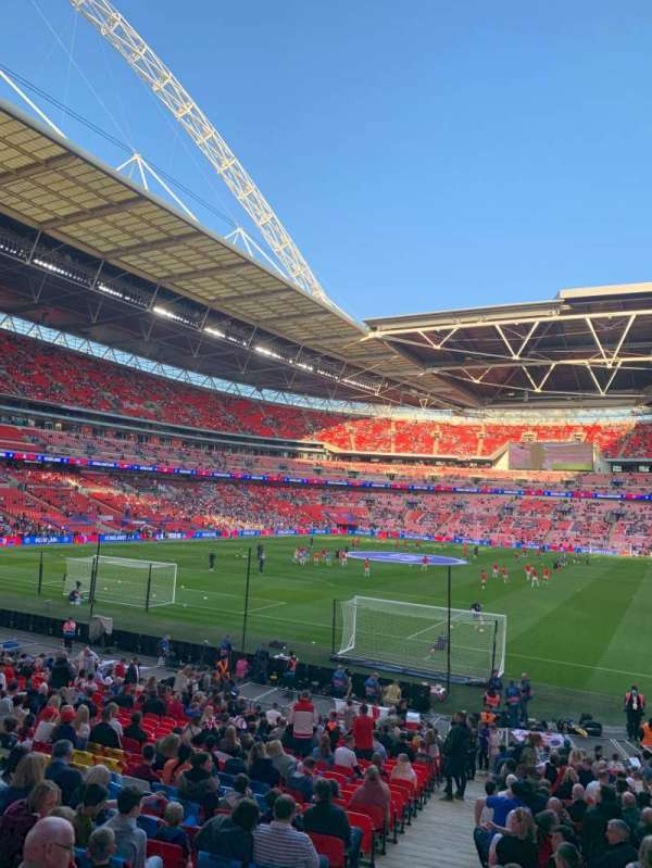 Wembley Stadium, bloc: 131, rangée: 26, place: 240