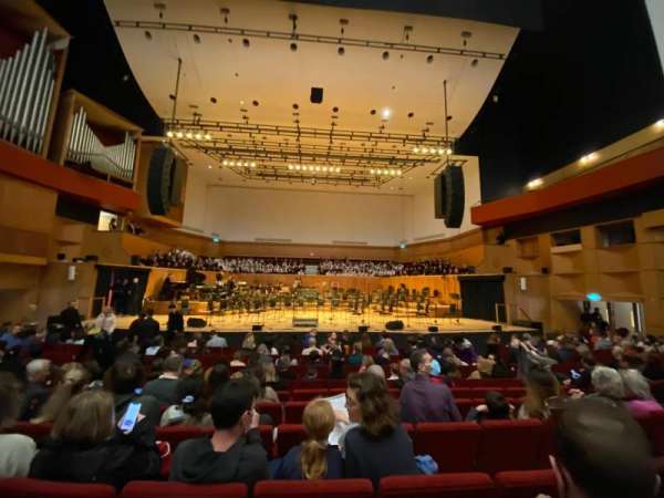 Fairfield Concert Hall, bloc: Stalls, rangée: M, place: 21