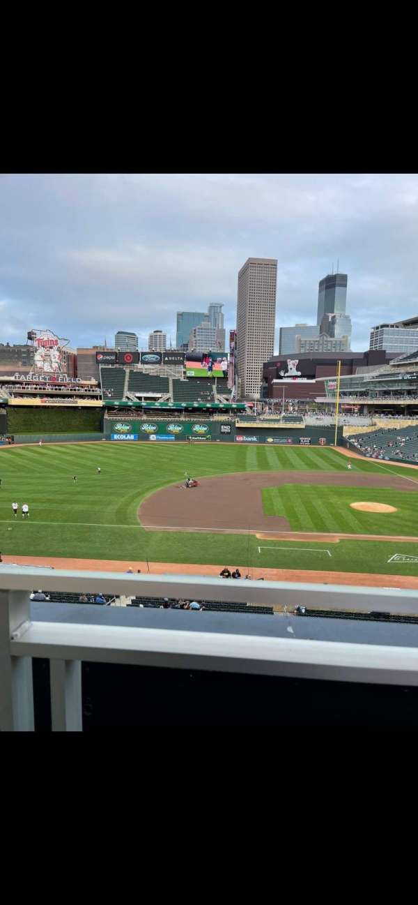 Target Field, bloc: P, rangée: 1, place: 1