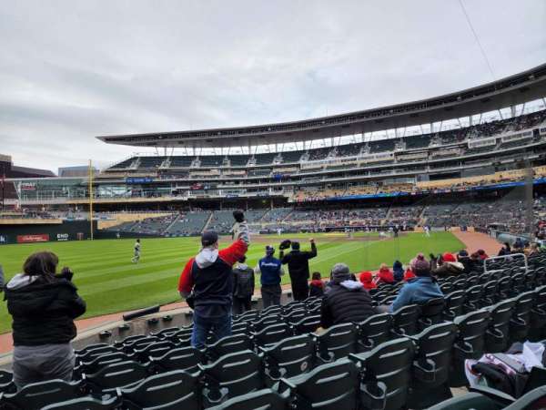 Target Field, bloc: 126, rangée: 8, place: 19