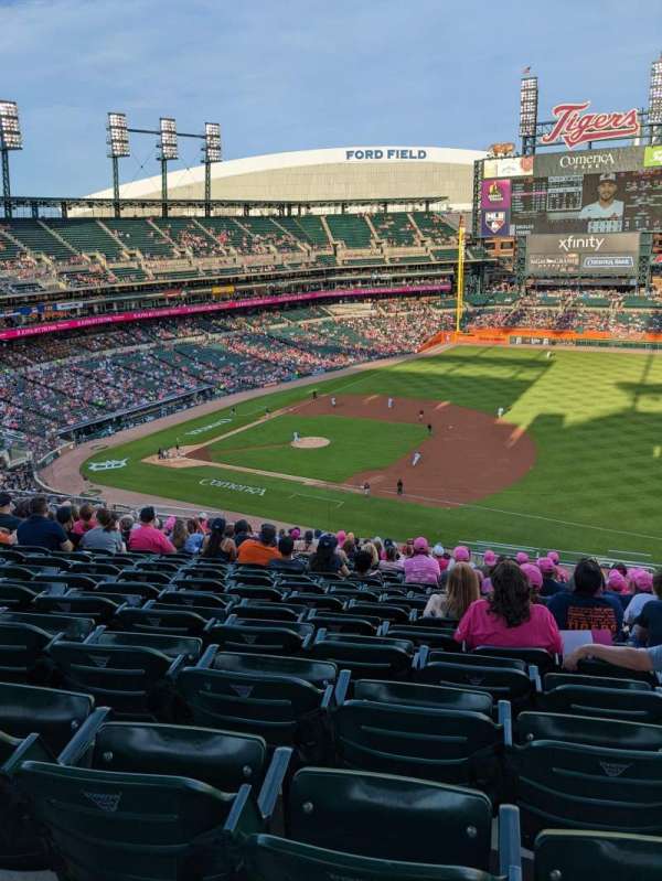 Comerica Park, bloc: 218, rangée: 21, place: 2