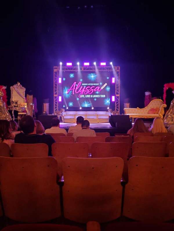 Folly Theater, bloc: Orchestra Center, rangée: F, place: 7-8