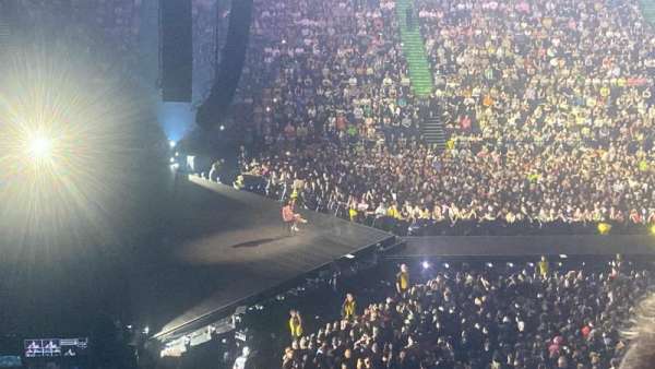 AO Arena, bloc: 201, rangée: B, place: 3