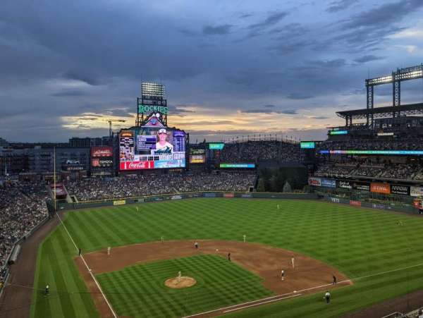 Coors Field, bloc: L327, rangée: 4, place: 14