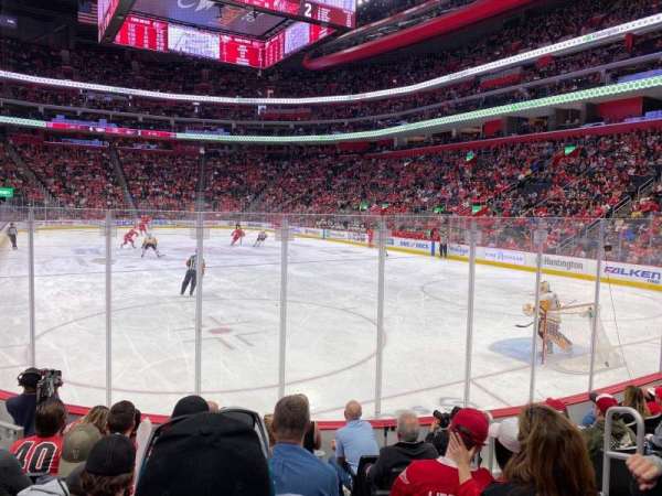 Little Caesars Arena, bloc: 104, rangée: 7, place: 4