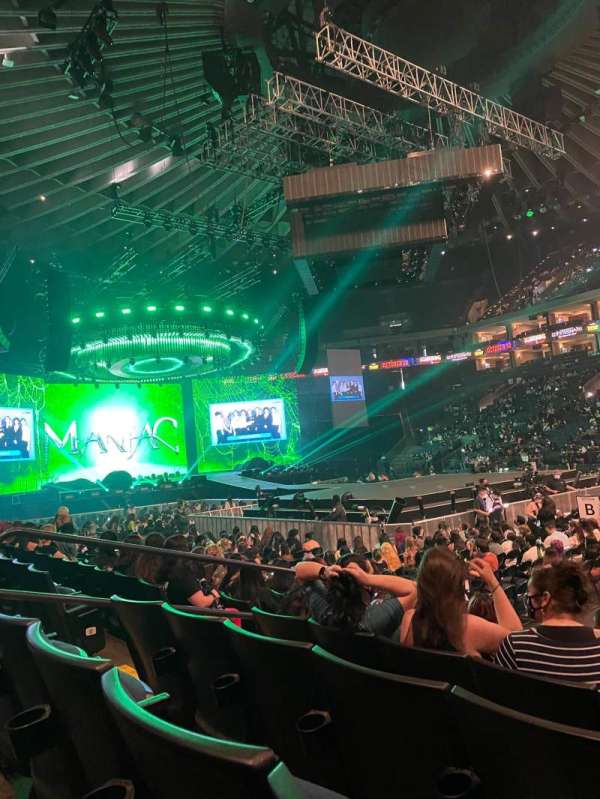 Oakland Arena, bloc: 113, rangée: 4, place: 10