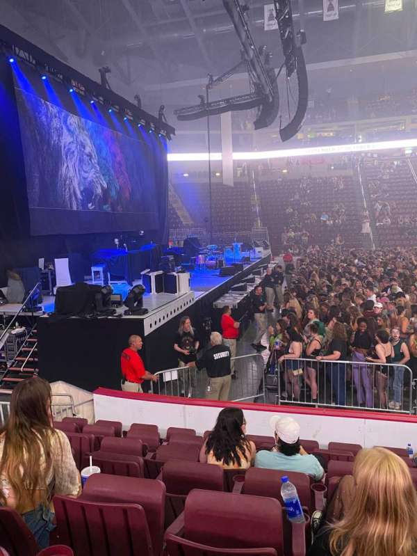 Giant Center, bloc: 118, rangée: G, place: 6