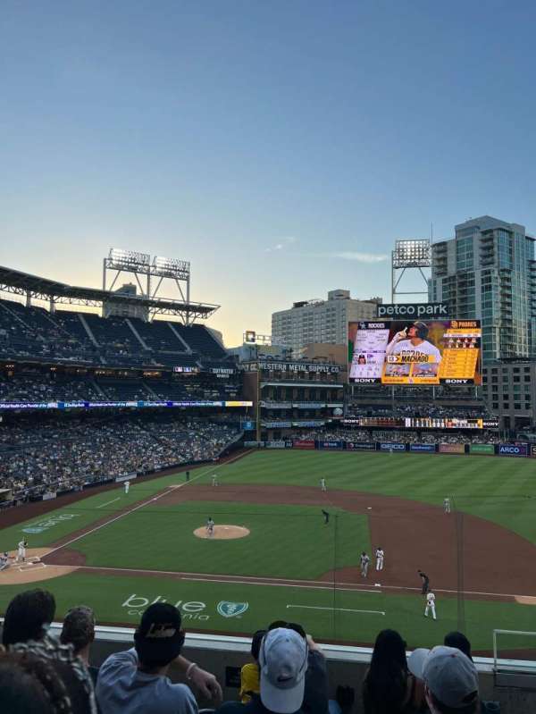 Petco Park, bloc: 207, rangée: 6, place: 18