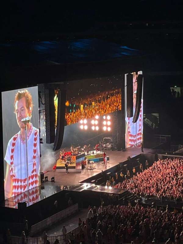 Wembley Stadium, bloc: 528, rangée: 2, place: 34