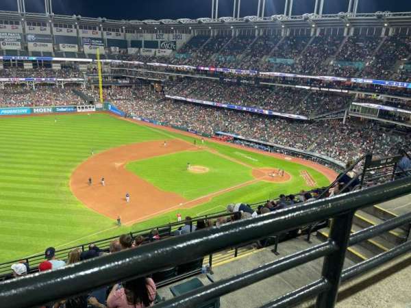 Progressive Field, bloc: 570, rangée: E, place: 8