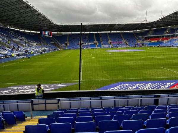 Select Car Leasing Stadium, bloc: B17, rangée: J, place: 124