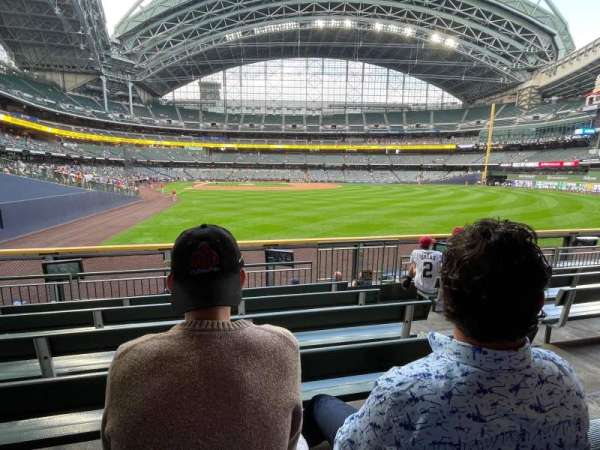 American Family Field, bloc: 104, rangée: 6