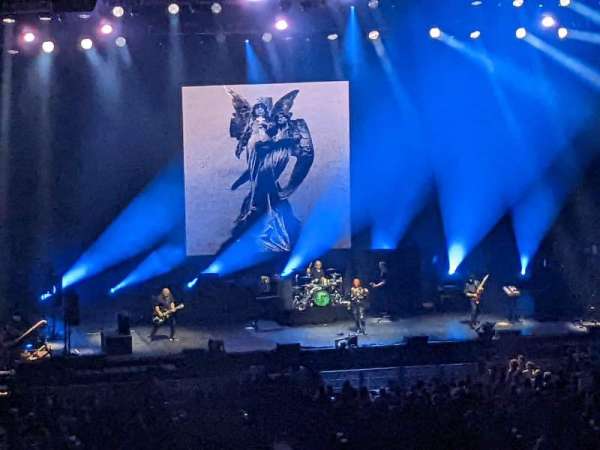 Rogers Arena, bloc: 317, rangée: 6, place: 105