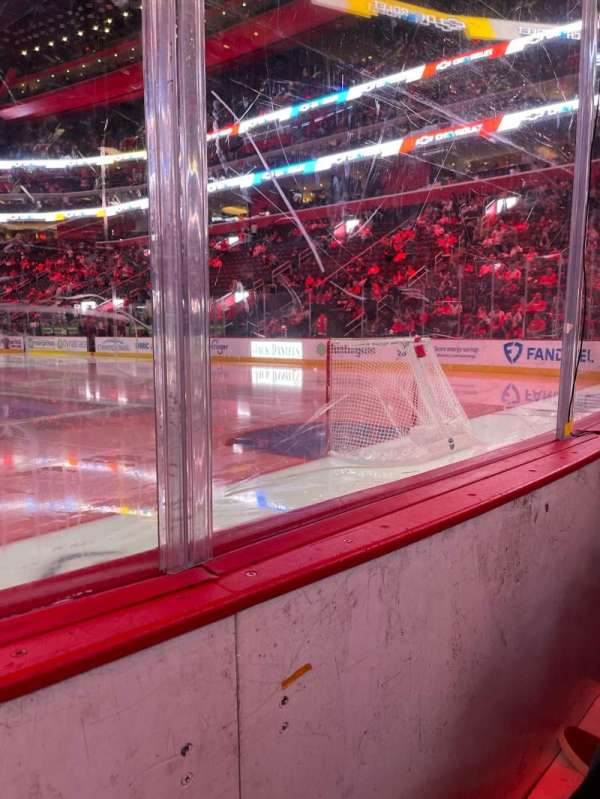Little Caesars Arena, bloc: 103, rangée: 1, place: 11