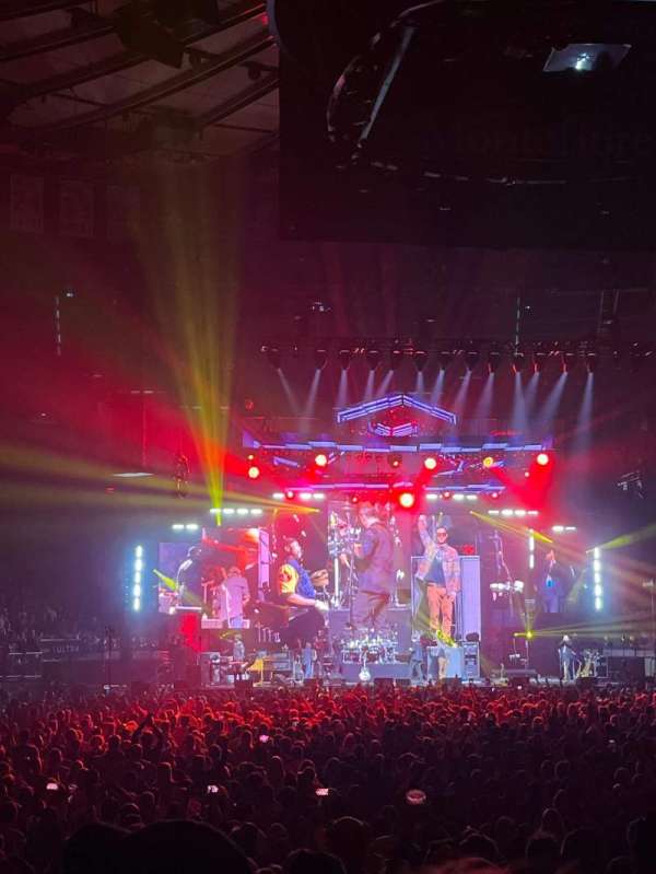 Madison Square Garden, bloc: 1, rangée: 15, place: 8
