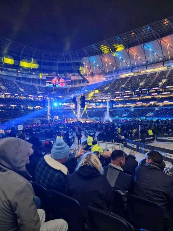 Tottenham Hotspur Stadium, bloc: 102, rangée: 7, place: 17