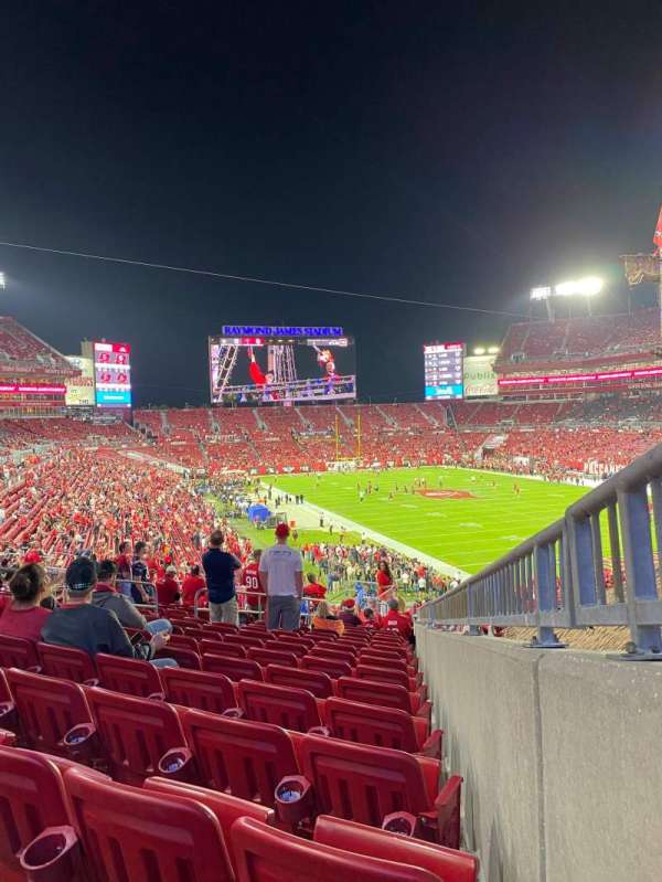 Raymond James Stadium, bloc: 245, rangée: S, place: 13