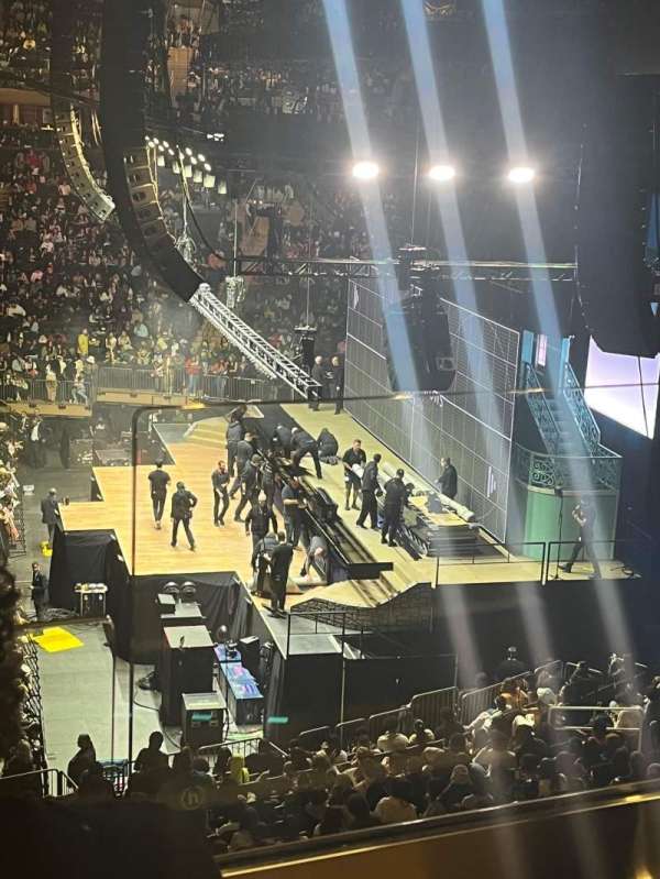 Madison Square Garden, bloc: 212, rangée: 2, place: 21