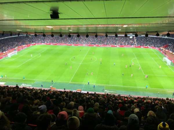 Emirates Stadium, bloc: 133, rangée: 32, place: 1176