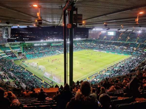 Celtic Park, bloc: 412, rangée: EE, place: 20