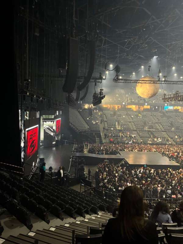 Accor Arena, bloc: Gradin N, rangée: 4, place: 11