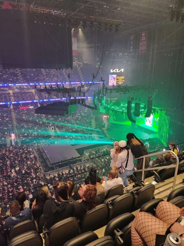 Spectrum Center, bloc: 210, rangée: F, place: 6