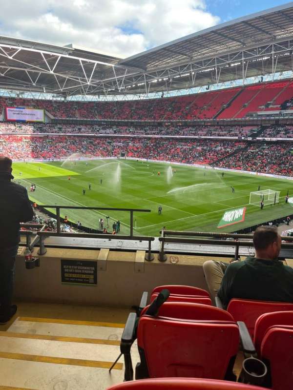 Wembley Stadium, bloc: 245, rangée: 4, place: 133