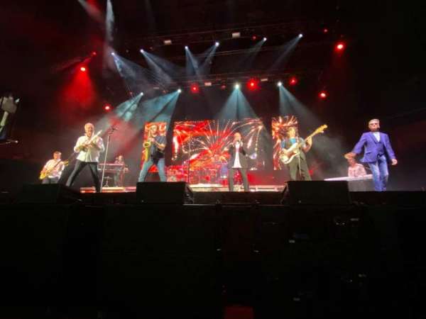 Mohegan Sun Arena, bloc: Floor 2, rangée: 1, place: 5