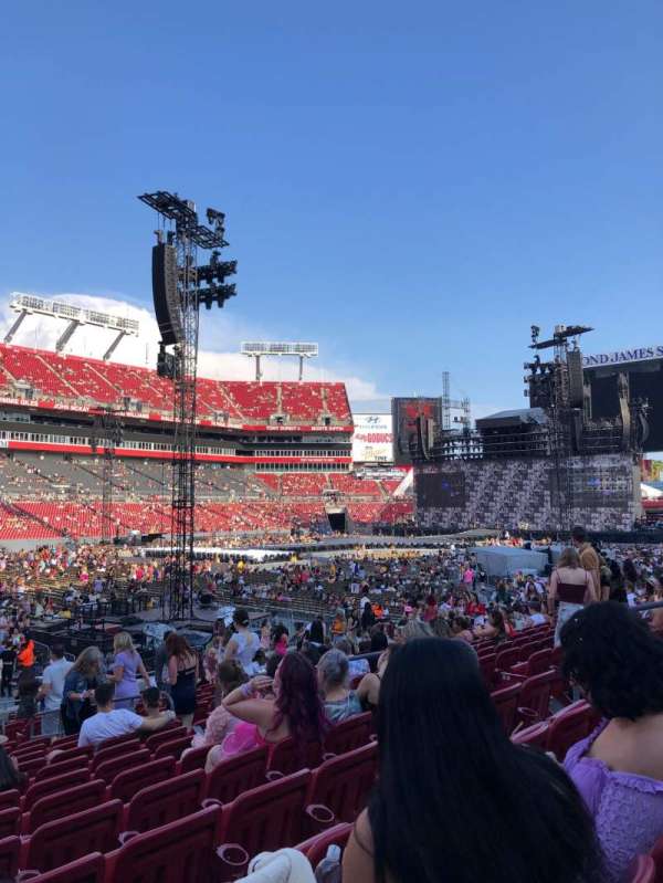 Raymond James Stadium, bloc: 106, rangée: V, place: 10