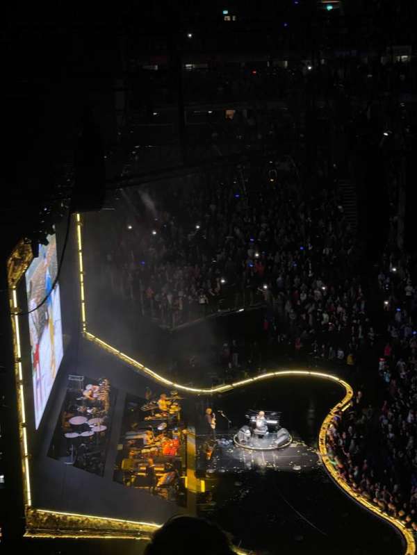 The O2, London, bloc: 401