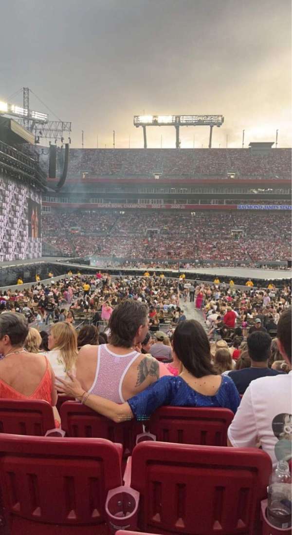 Raymond James Stadium, bloc: 133, rangée: S, place: 17-18