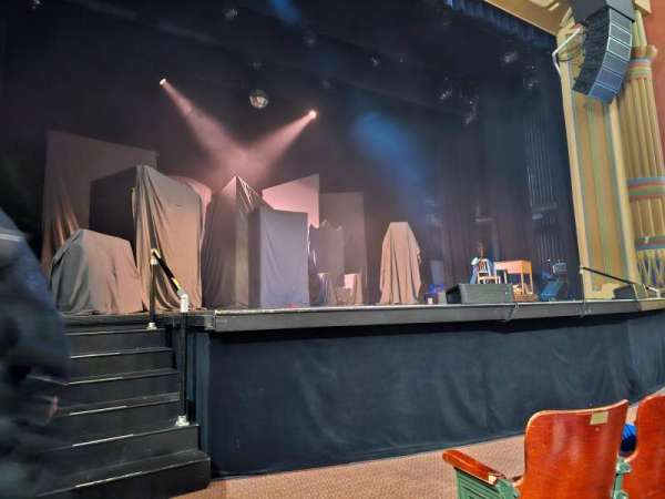 Capitol Center For The Arts, bloc: orchestra left, rangée: c, place: 1