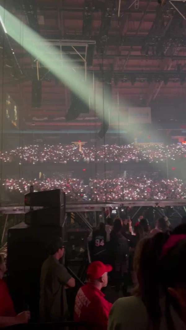 Allstate Arena, bloc: 104, rangée: DD, place: 3