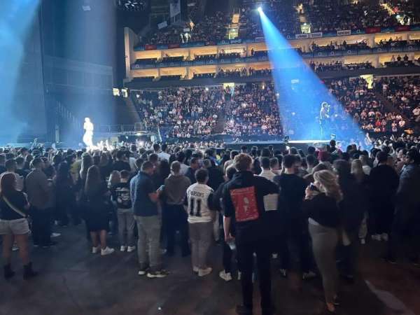 The O2, London, bloc: W101A, rangée: 1, place: 9