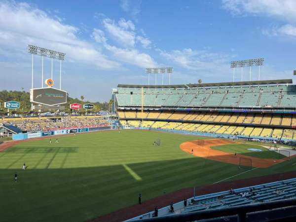 Dodger Stadium, bloc: 243 Club, rangée: B, place: 6