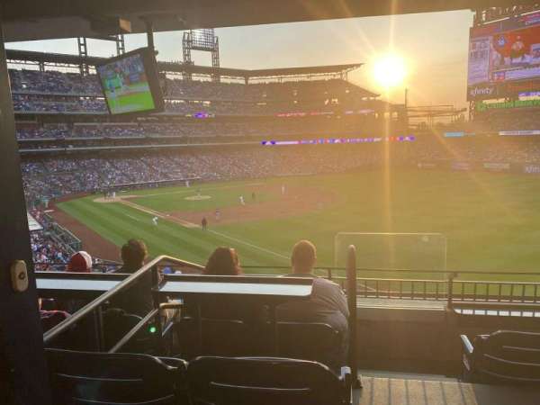 Citizens Bank Park, bloc: Suite 64, rangée: 3, place: 16