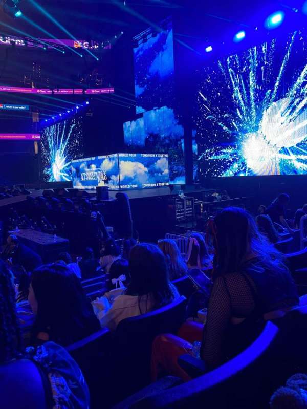 Capital One Arena, bloc: 112, rangée: H, place: 11