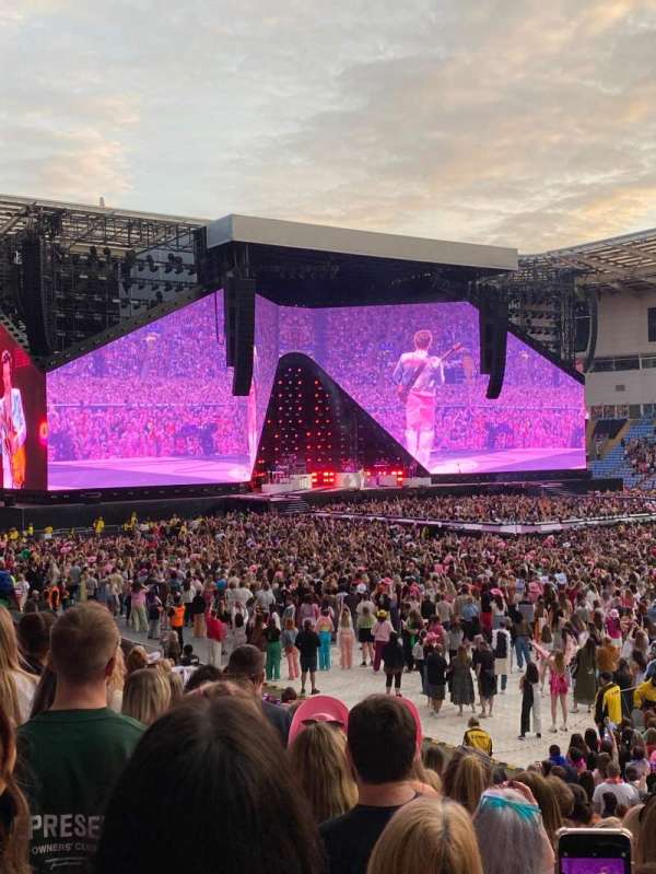 Coventry Building Society Arena, bloc: 22, rangée: R, place: 16
